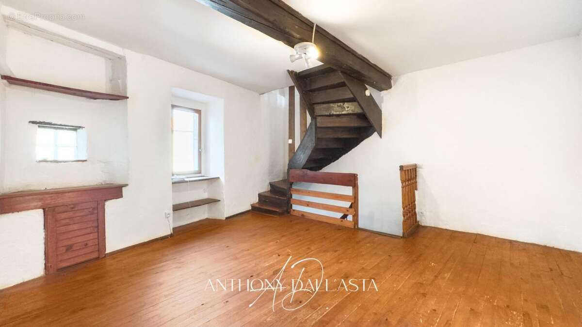 Maison à VILLARDONNEL