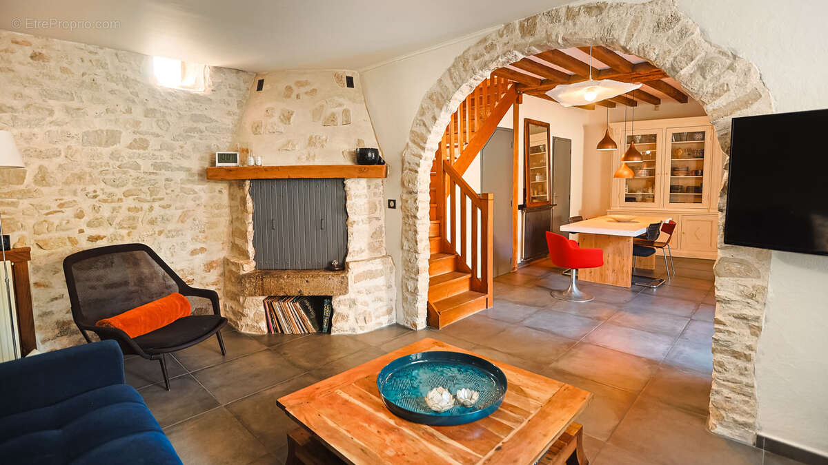 Maison à THIVERVAL-GRIGNON