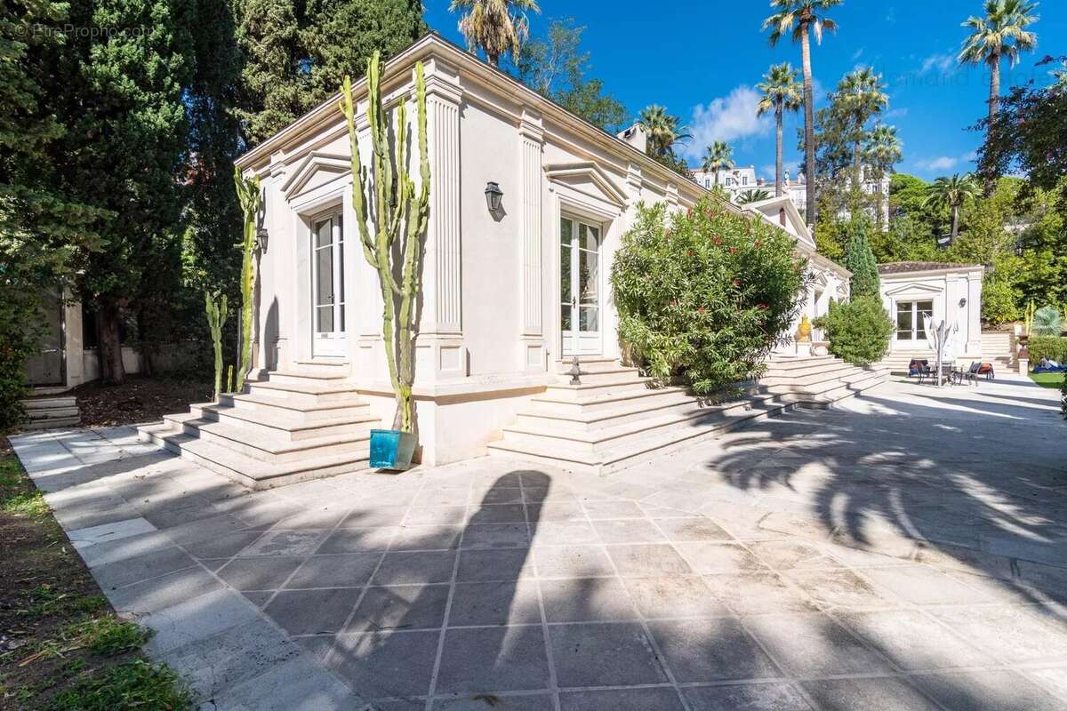 Cannes - propriete historique d'exception - a pied des plages - photo 16