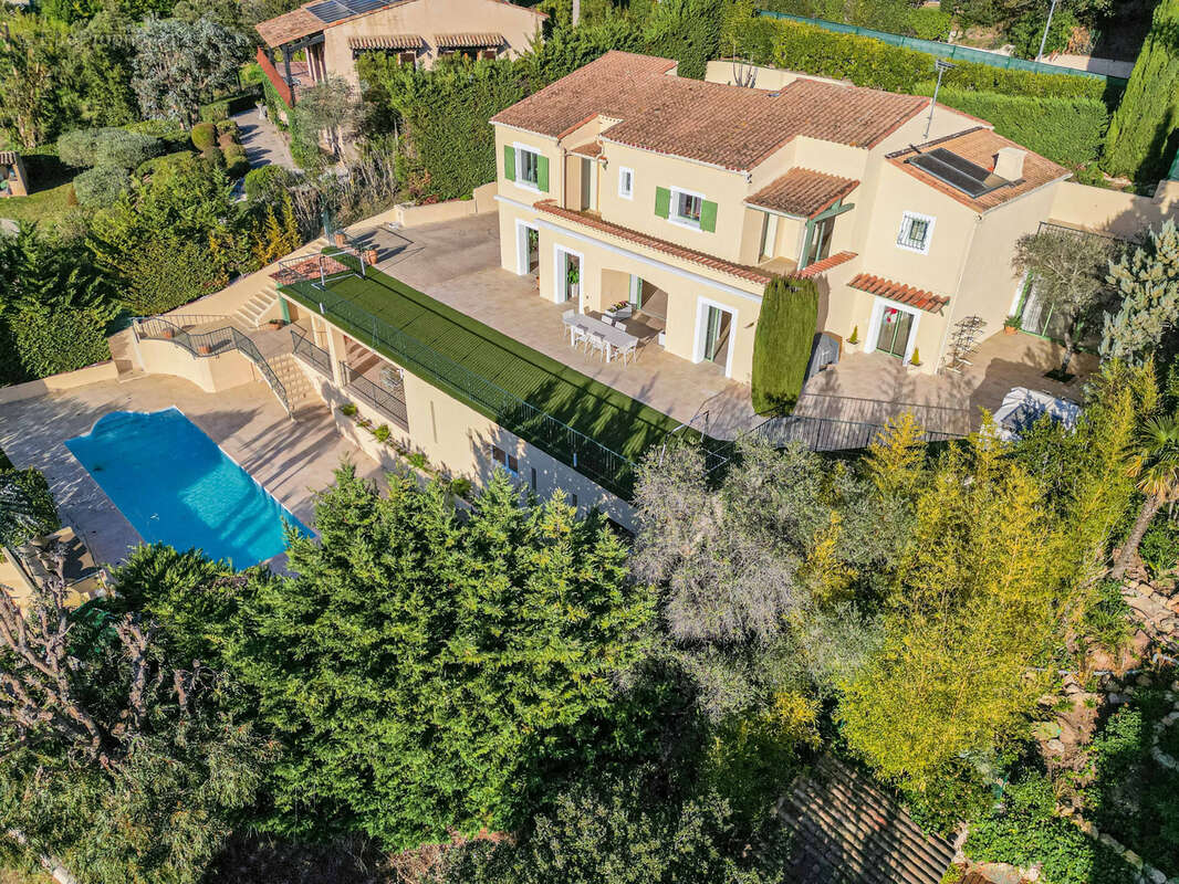 Maison à MANDELIEU-LA-NAPOULE