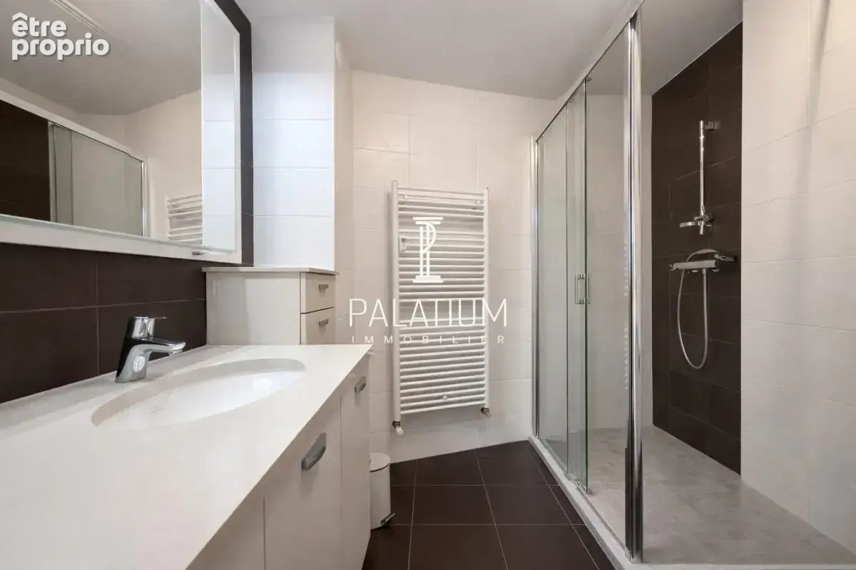 Spacieux appartement traversant trois pièces - photo 8