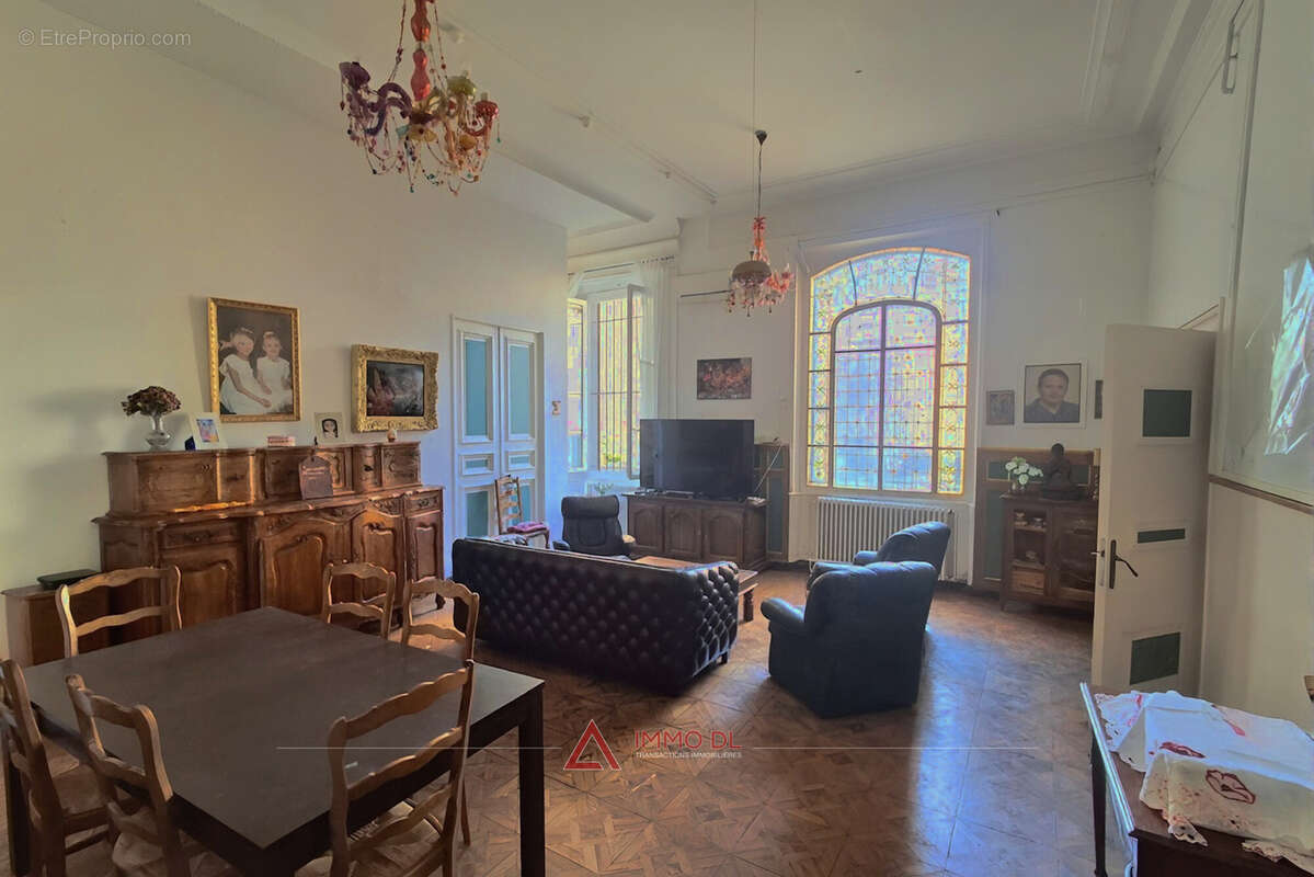 Appartement à MARSEILLE-1E