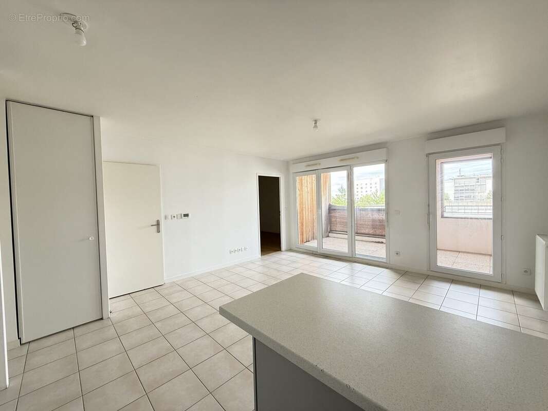 Appartement 66 m² à Floirac  - photo 2