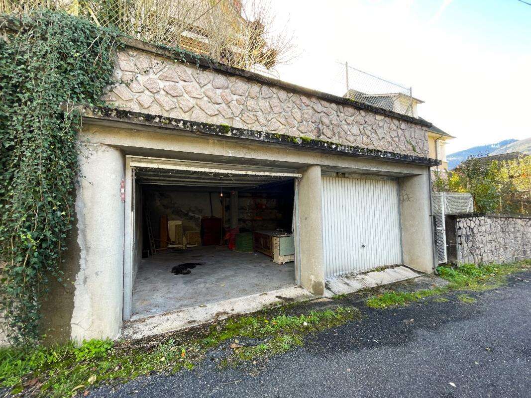Maison à ENTRAYGUES-SUR-TRUYERE