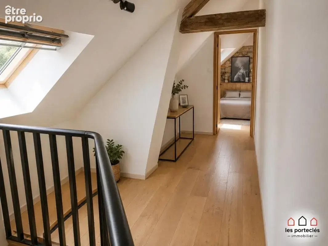 ENTRE-DEUX-GUIERS Jolie Maison Campagnarde de 135m² / 847m² de Terrain - photo 13