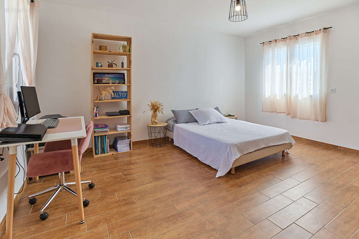Maison 180m² à buros - photo 13