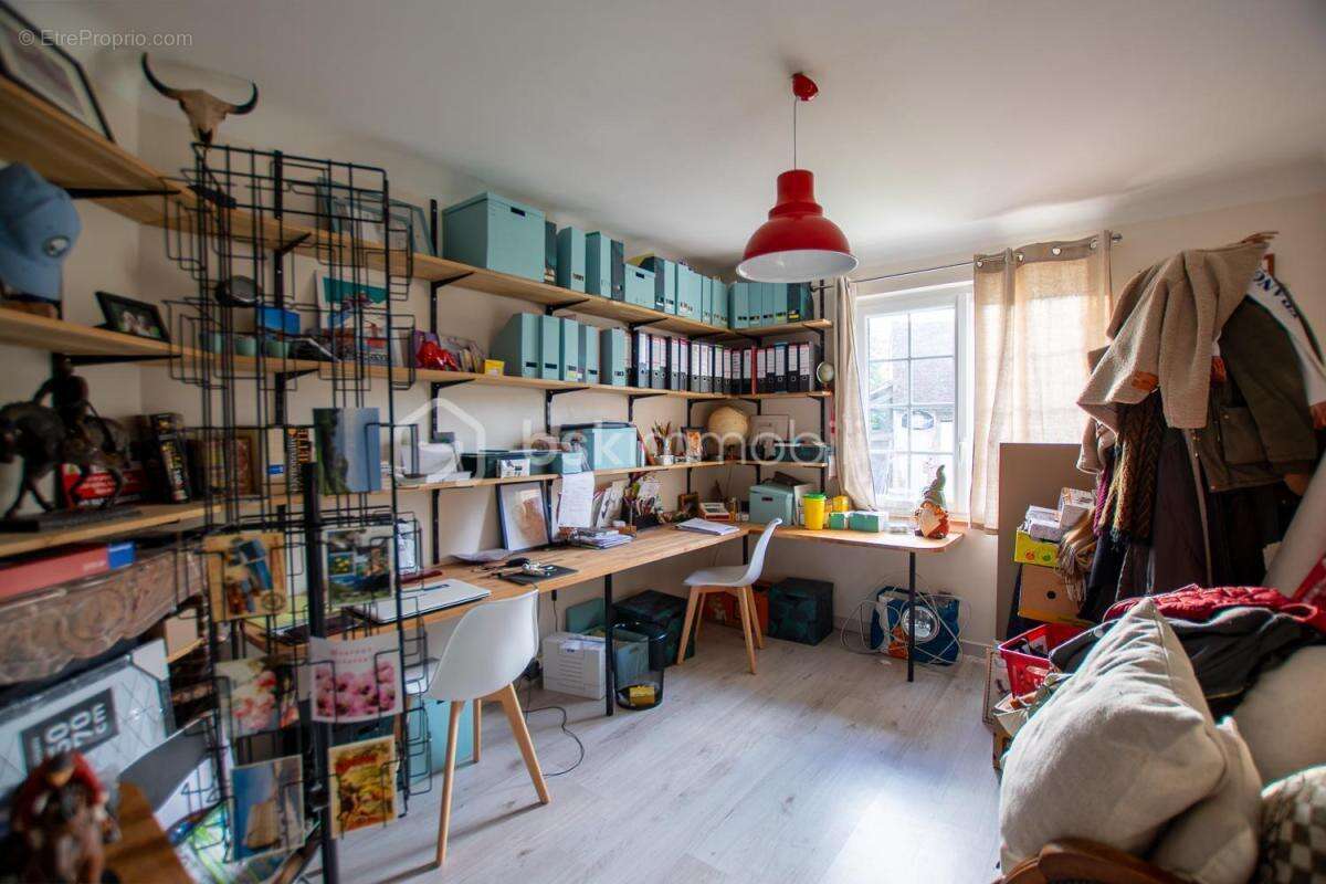 Maison à LES BORDES