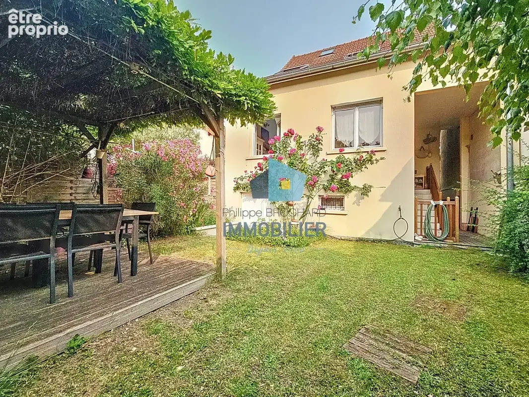 Maison 6 pièces 105 m² à vendre à Le Blanc-Mesnil (93150) - photo 1