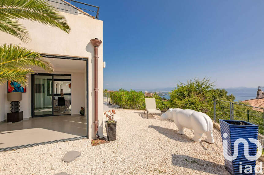Photo 7 - Appartement à ROQUEBRUNE-SUR-ARGENS