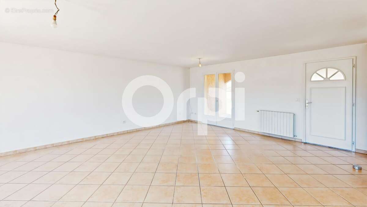 VENTE d'une maison F4 (101,2 m²) à RUOMS sur un terrain de 1125m² - photo 6
