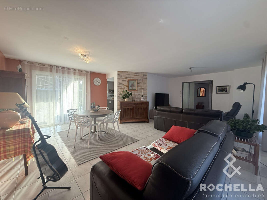 Séjour/salon - Maison à TONNAY-BOUTONNE