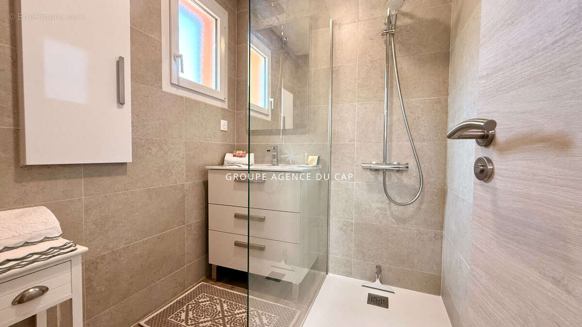 Appartement à LES ISSAMBRES