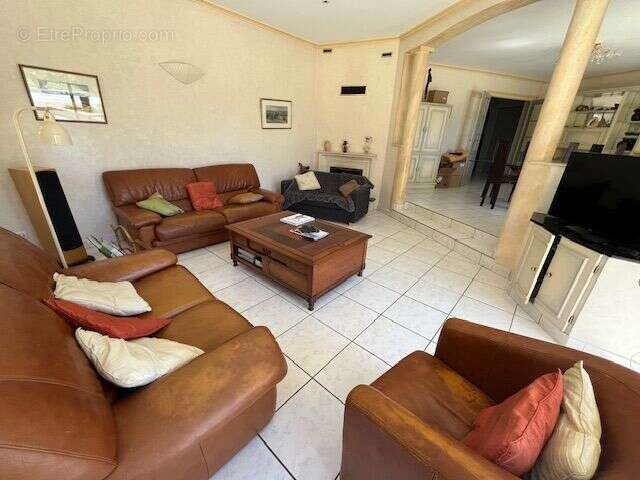 Maison à FONTAINES-SAINT-MARTIN