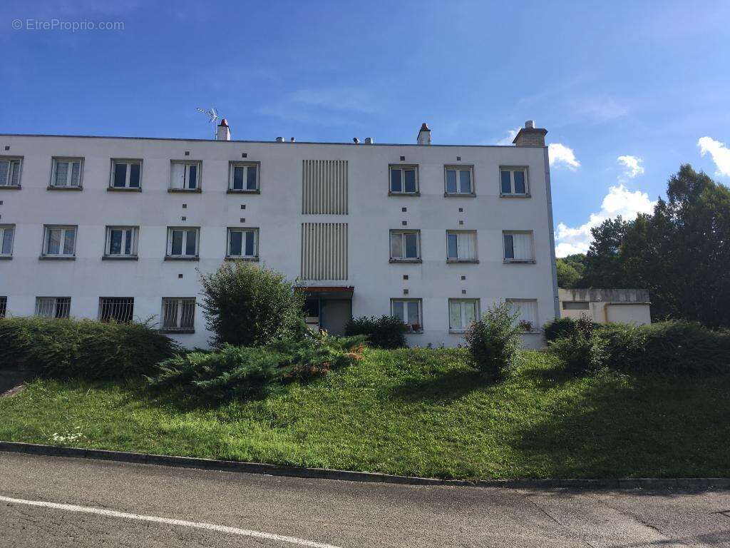 Appartement à VIEUX-CHARMONT