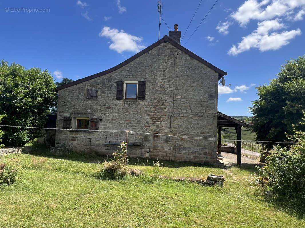 Maison à SAINT-JULIEN-DE-CIVRY