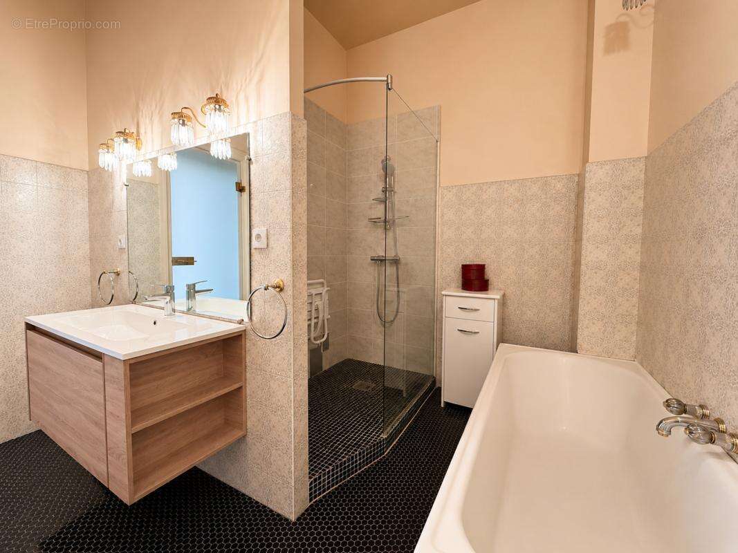 Appartement à LYON-6E