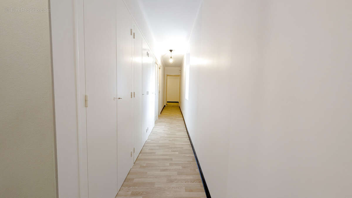 Maison à LES LANDES-GENUSSON