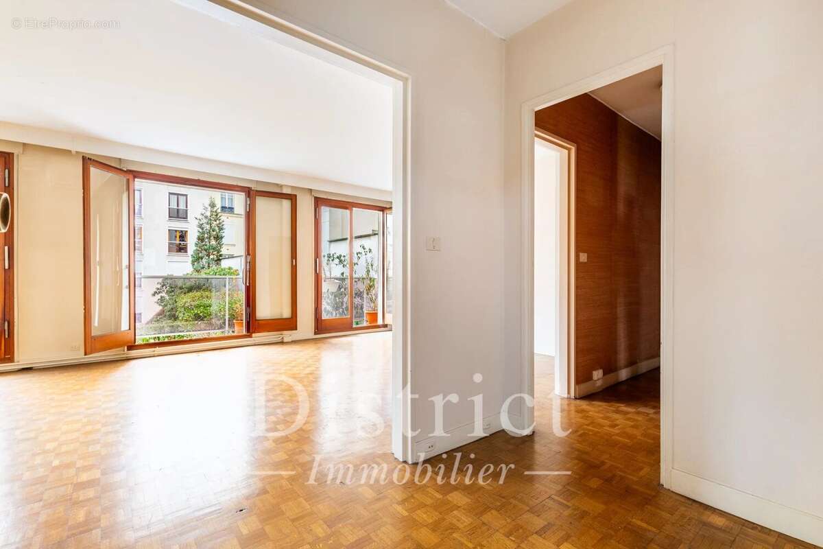 Appartement à PARIS-15E