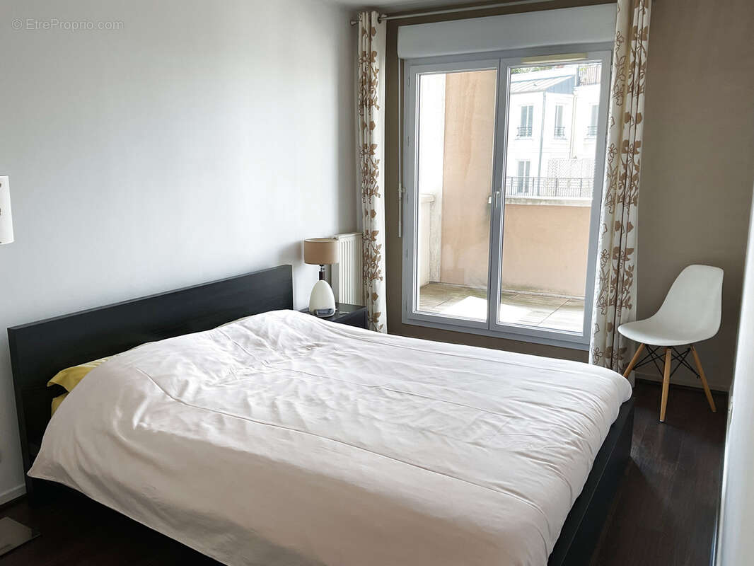 Appartement à COURBEVOIE