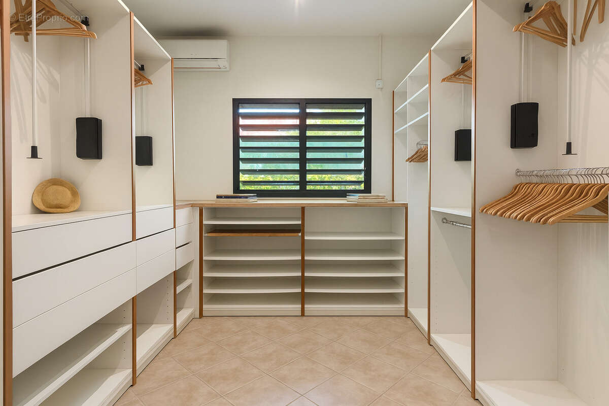 Maison à PETIT-BOURG