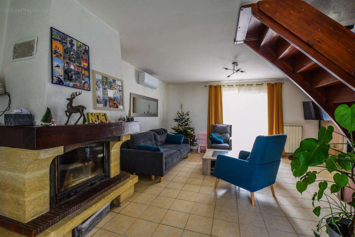 Maison à BAGNOLS-SUR-CEZE