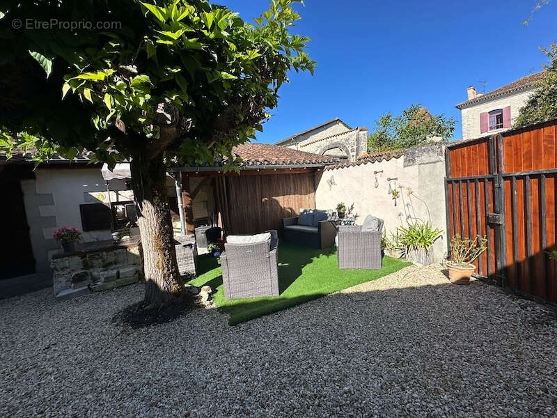 Maison à SAINT-PAUL-LIZONNE