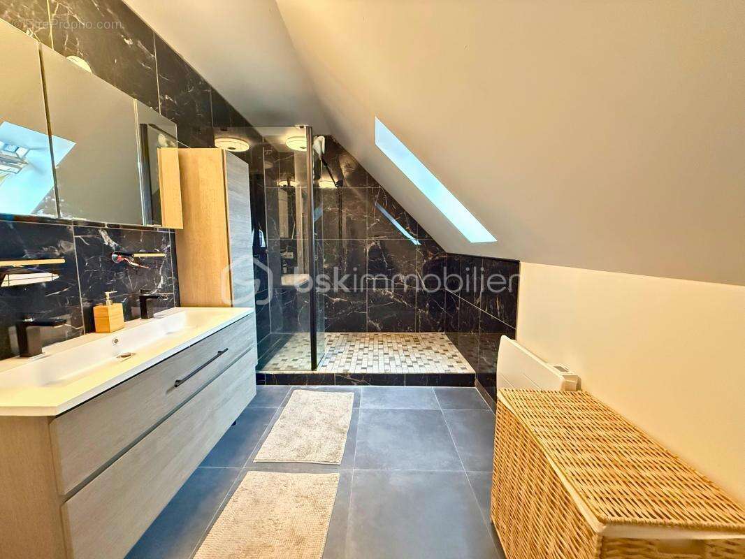 Maison à CORBEIL-ESSONNES