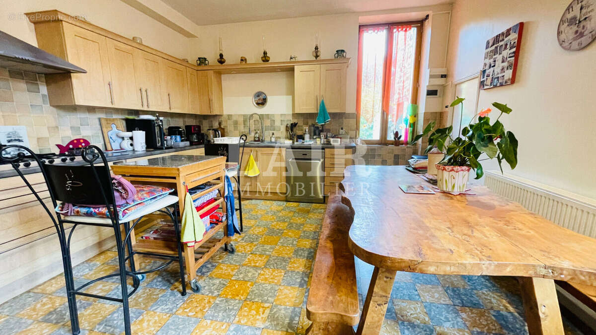 Ensemble immobilier de 3 maisons restaurées à Saint-Christophe-du-Jambet - photo 5