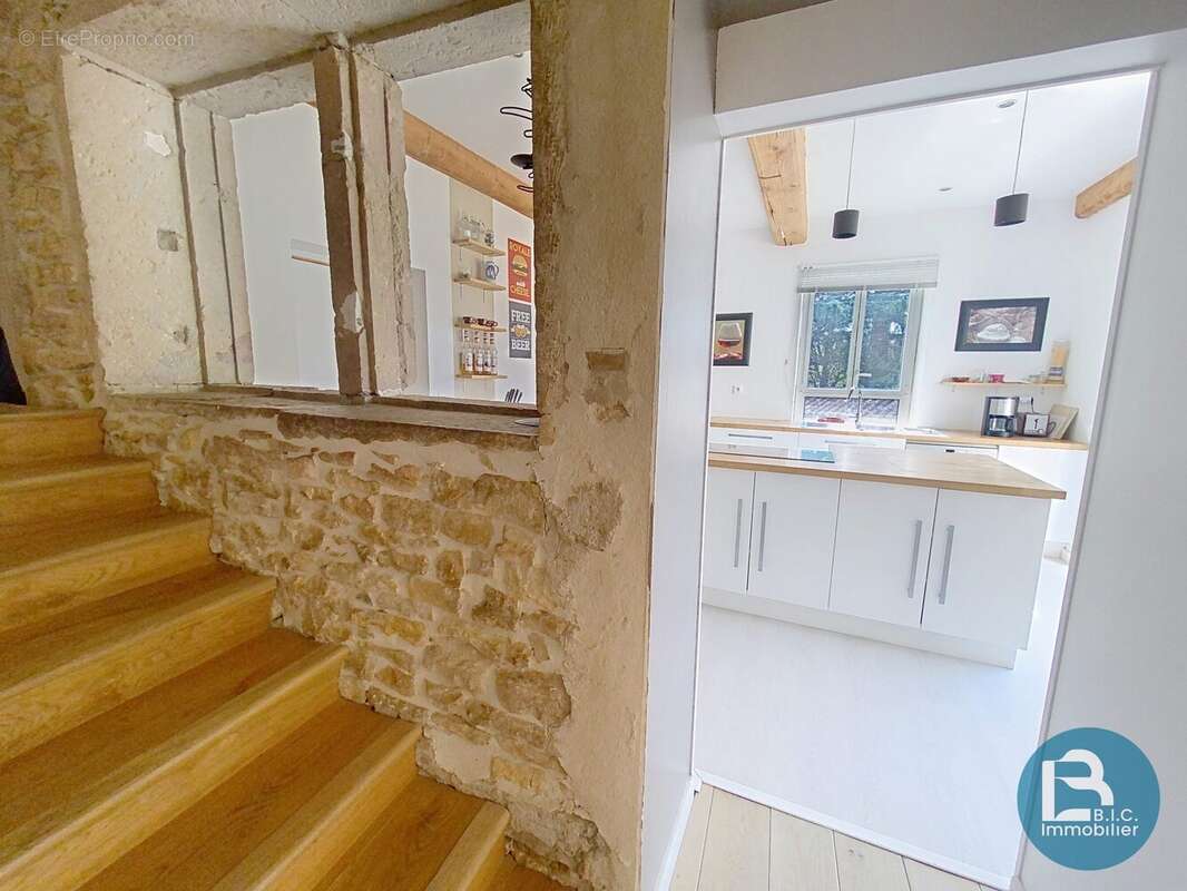 Appartement à SAINT-CYR-AU-MONT-D'OR