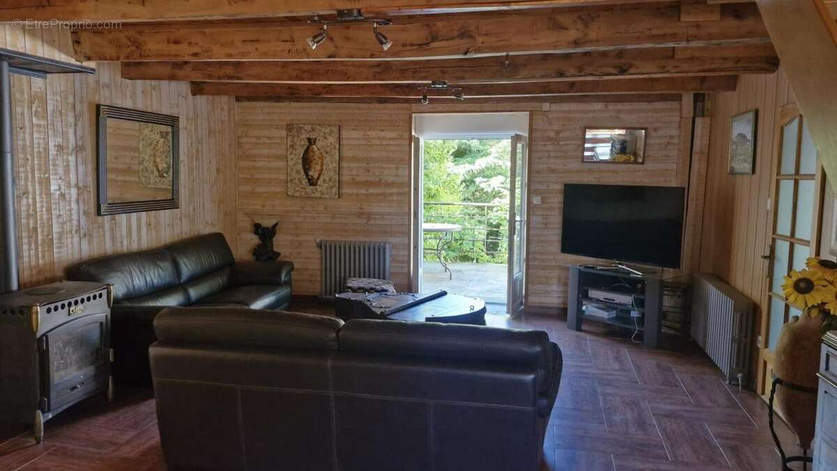 Maison 180 m² à Berlats  - photo 7