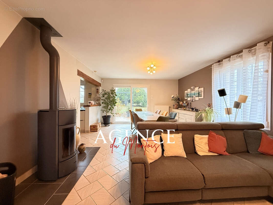 Maison à LONGUEVILLE