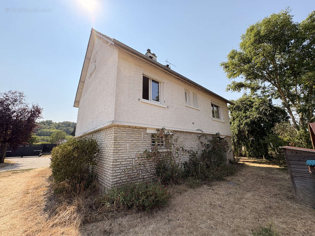 Maison commerces et école accessibles à pied proche gare de Bueil - photo 14