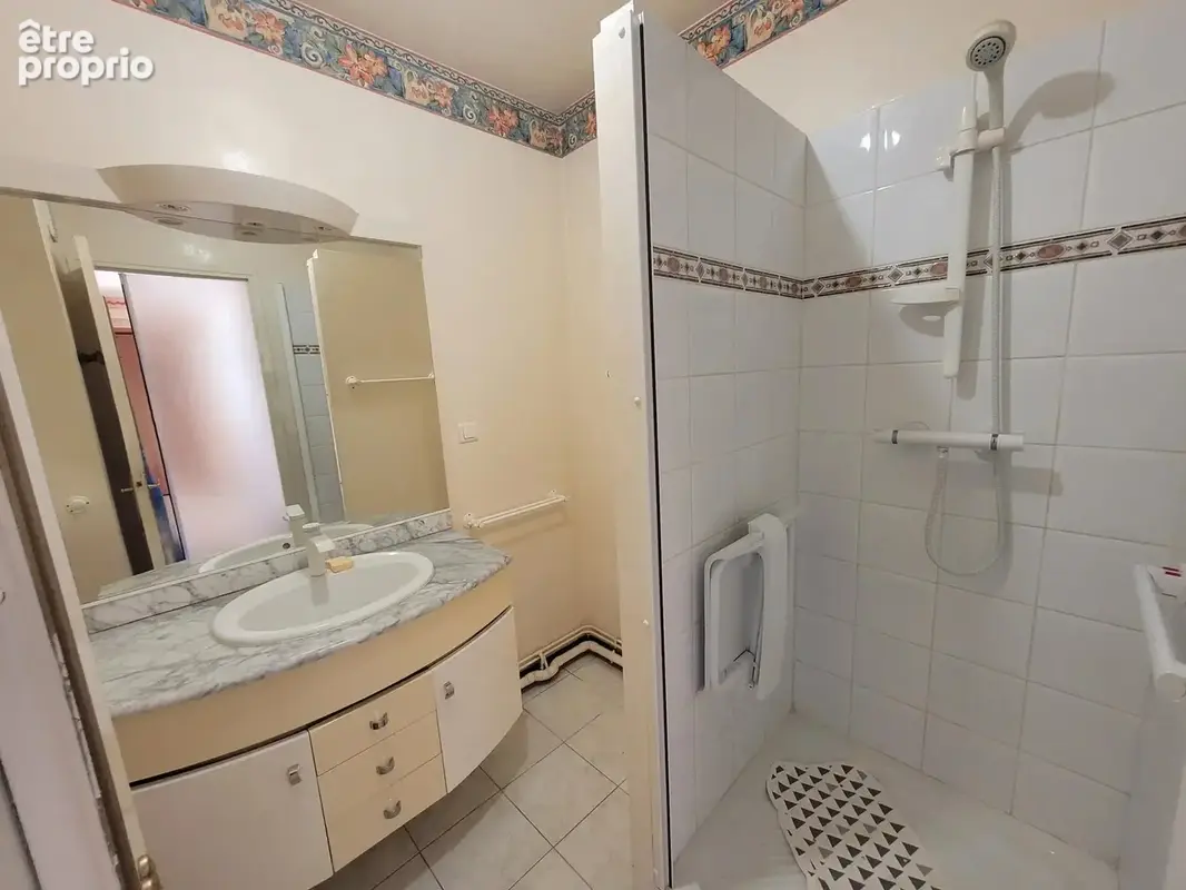 Appartement proche gare avec parking et garage - 3 pièces - 70 m² - photo 10