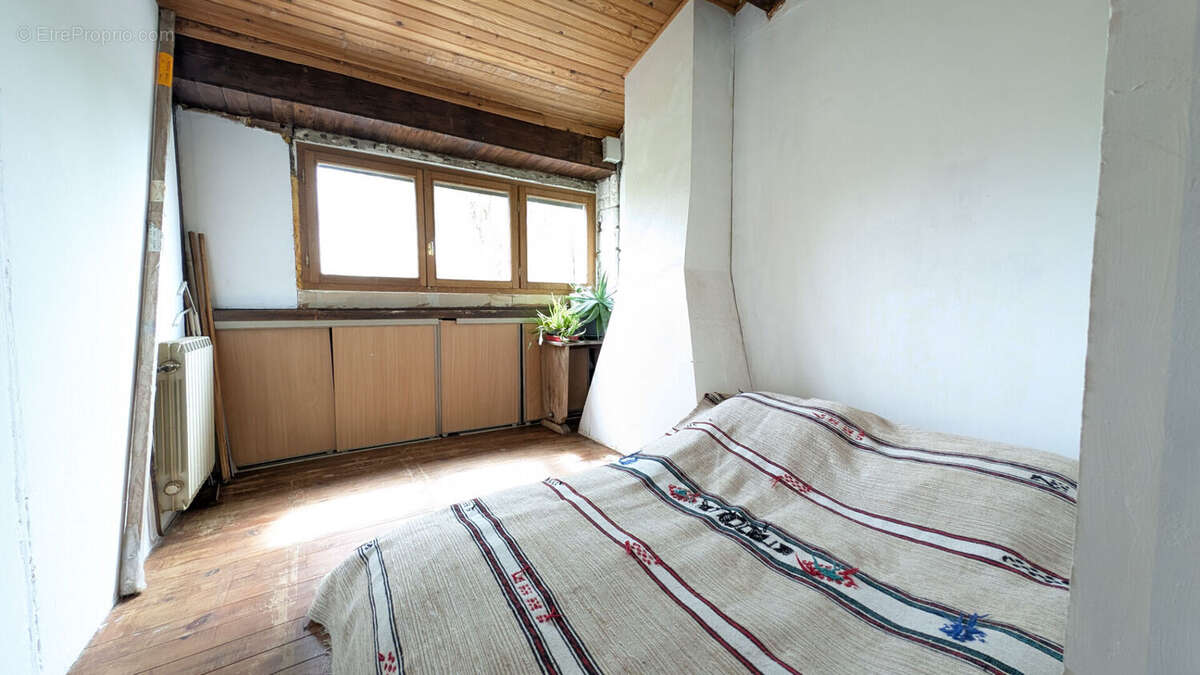 Maison à CRECY-LA-CHAPELLE