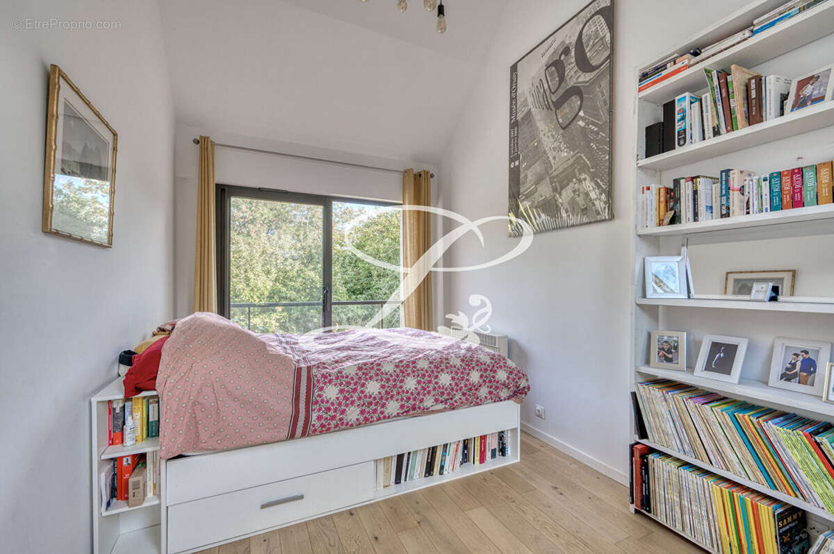 Maison à LE MESNIL-LE-ROI