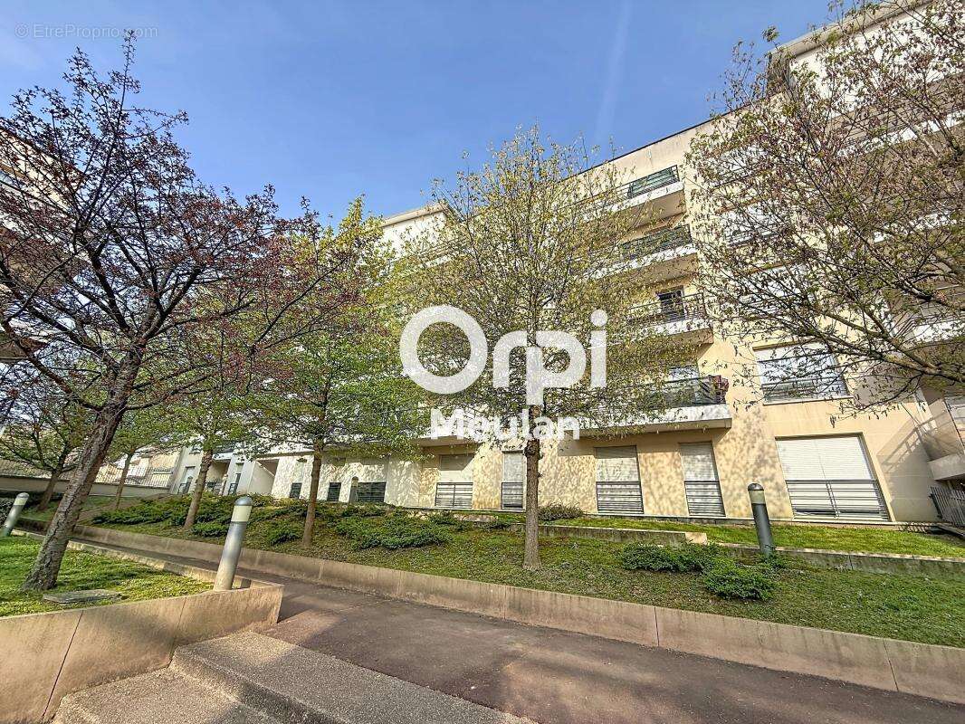 Appartement à HARDRICOURT
