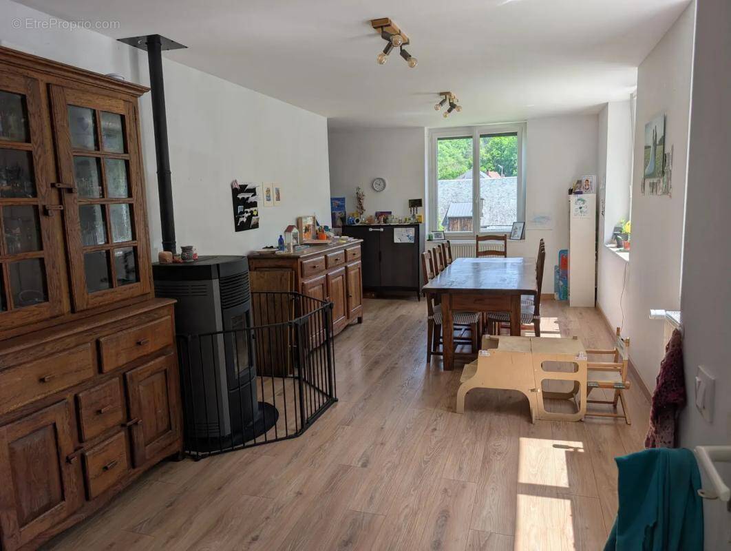 Maison à SINGLES