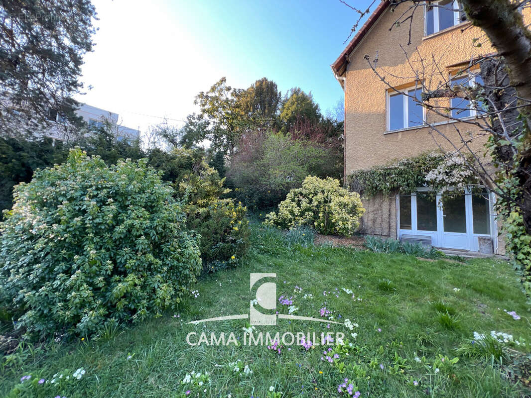 Maison à JOUY-EN-JOSAS