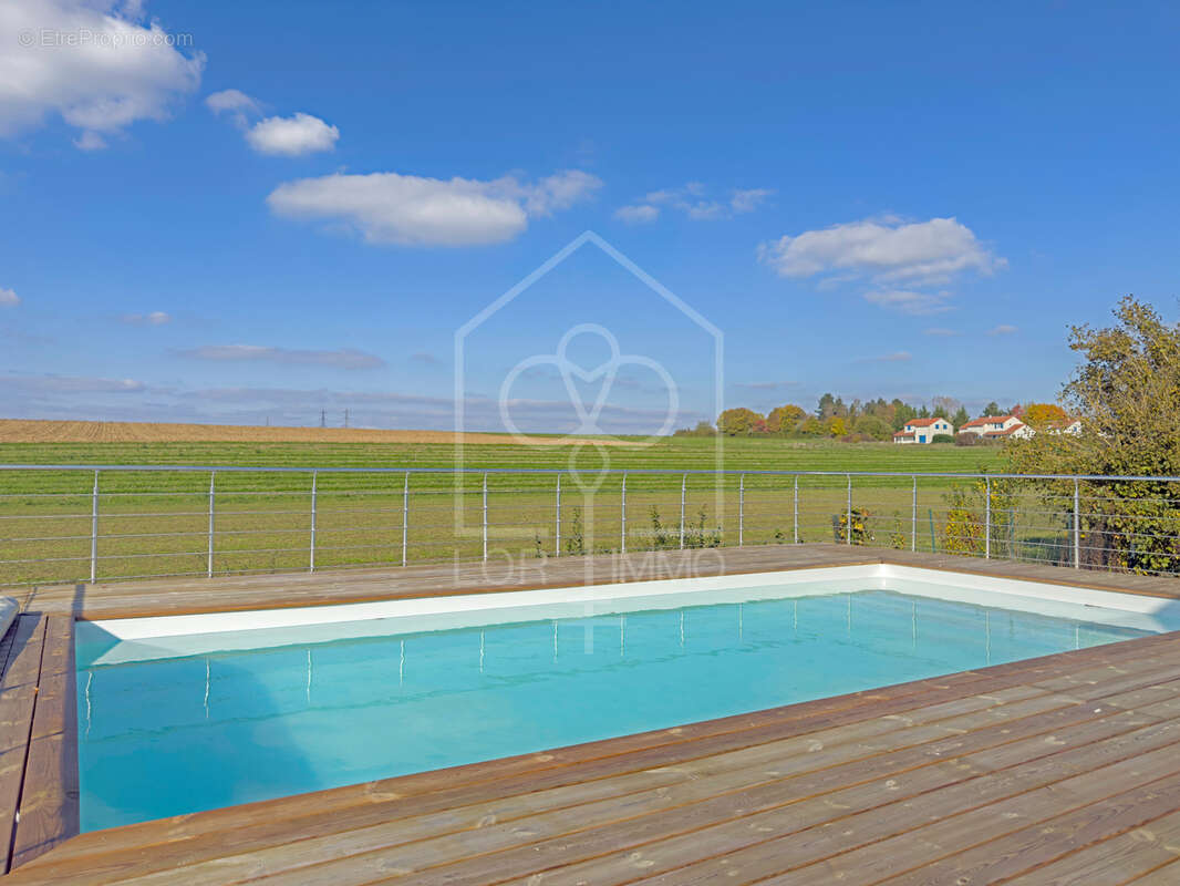 Maison à CHARLY-ORADOUR