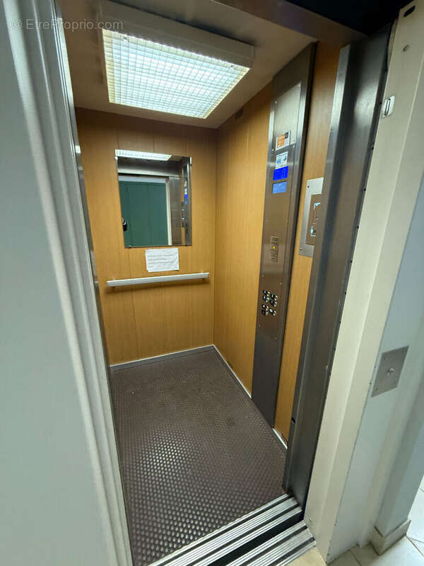 Rare! Appartement 2 chambres avec ascenseur, Centre Vendôme - photo 10