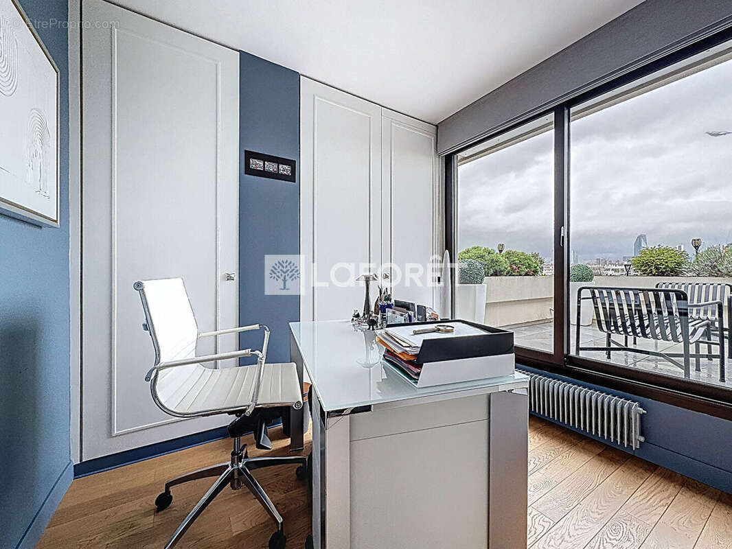 Appartement à SURESNES