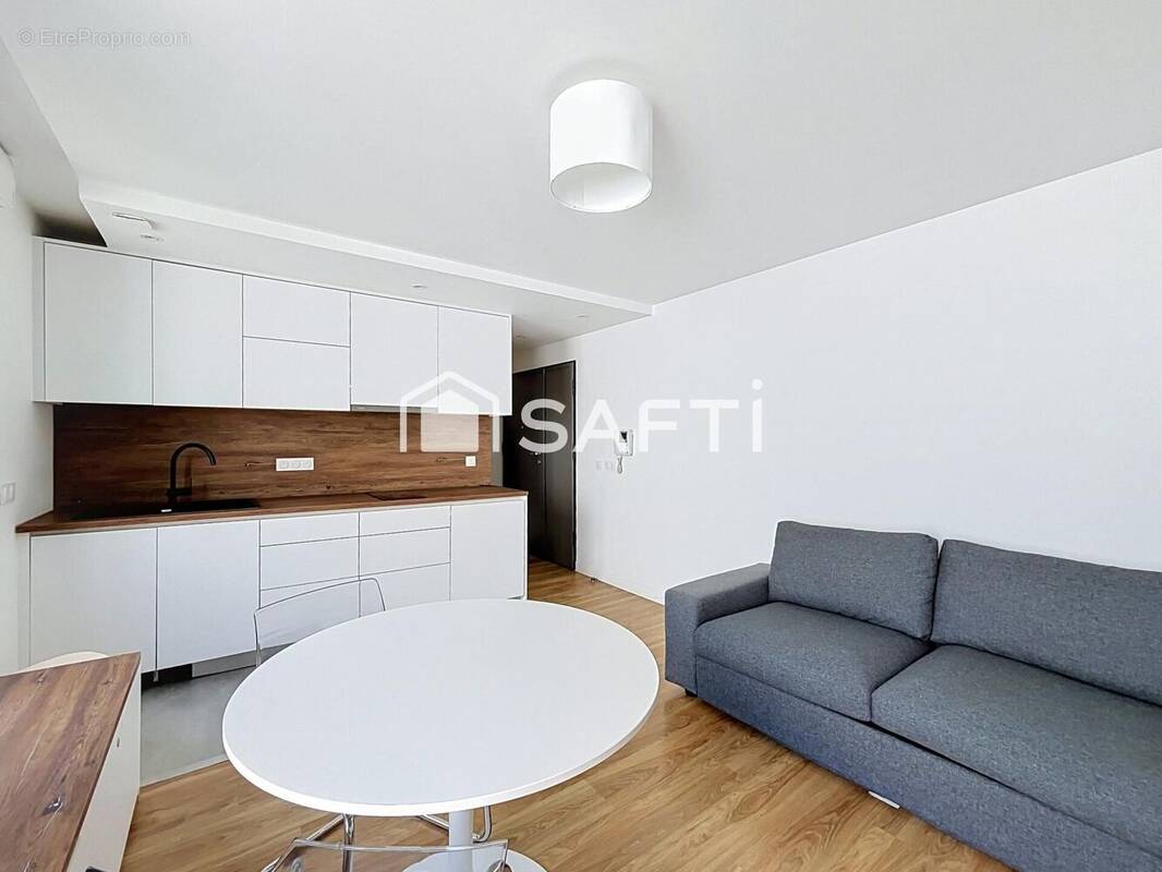 Photo 1 - Appartement à PARIS-18E