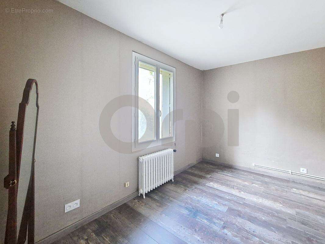 Maison à TERRASSON-LAVILLEDIEU