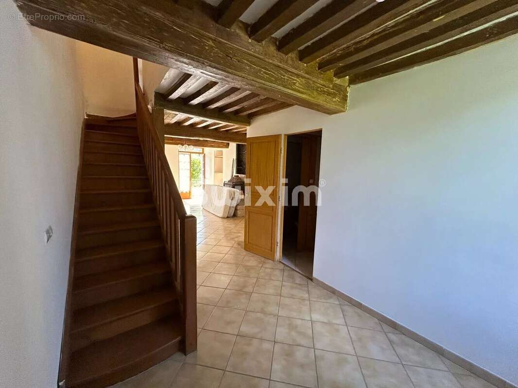 Maison à QUARRE-LES-TOMBES