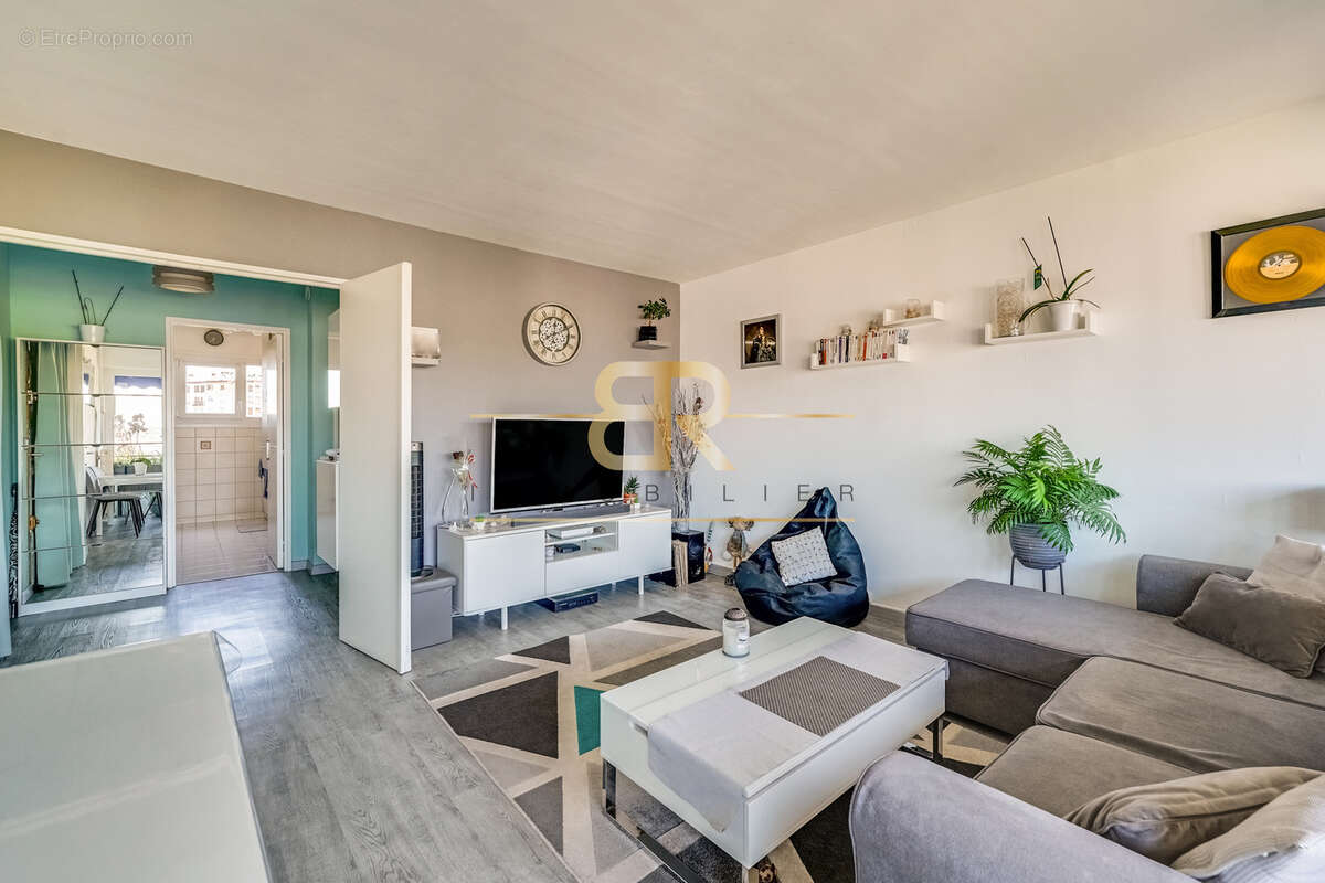 Appartement à AUBERVILLIERS