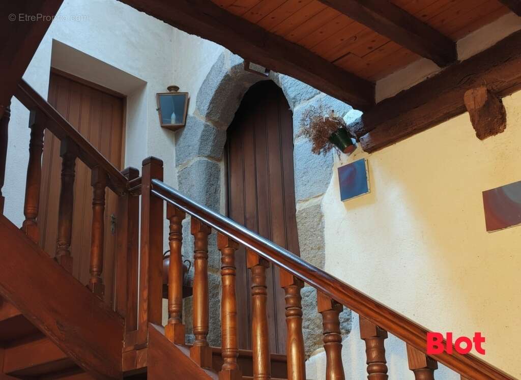 Maison à COMBOURG