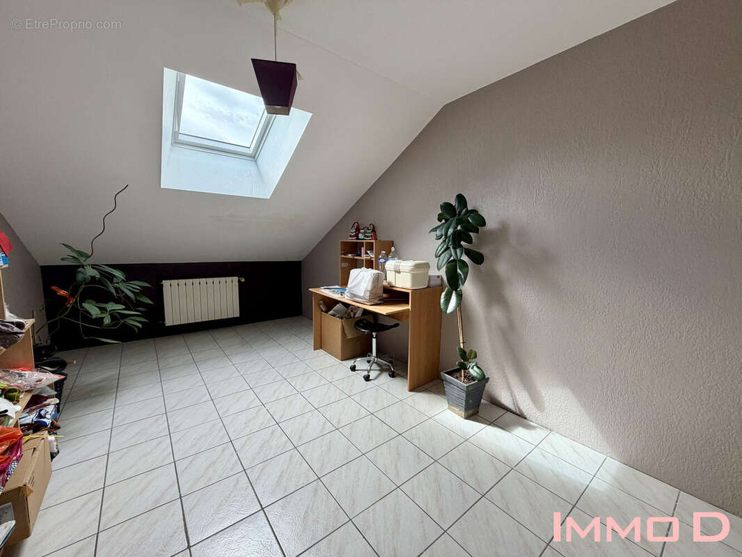 Maison à LONGCHAMP