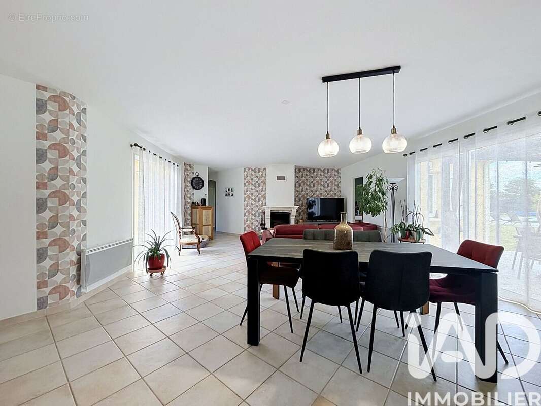Photo 2 - Maison à LE FOUILLOUX