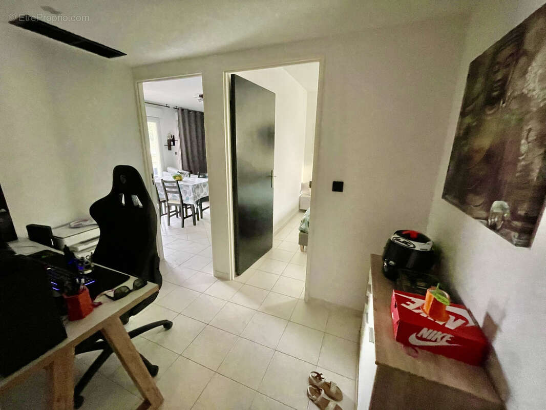 À vendre Le Cannet   T3 lumineux avec terrasse, garage et cave - photo 7