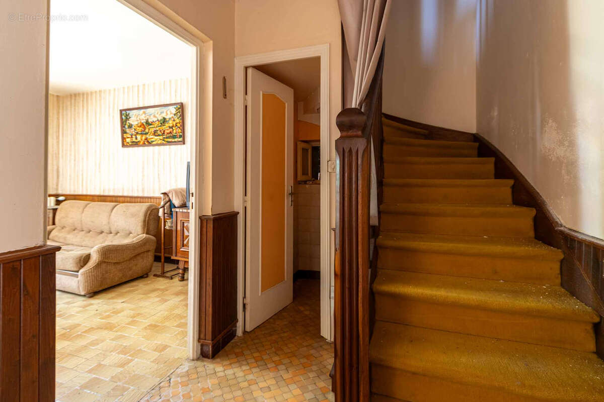 Maison à SAINT-MARTIAL-DE-NABIRAT